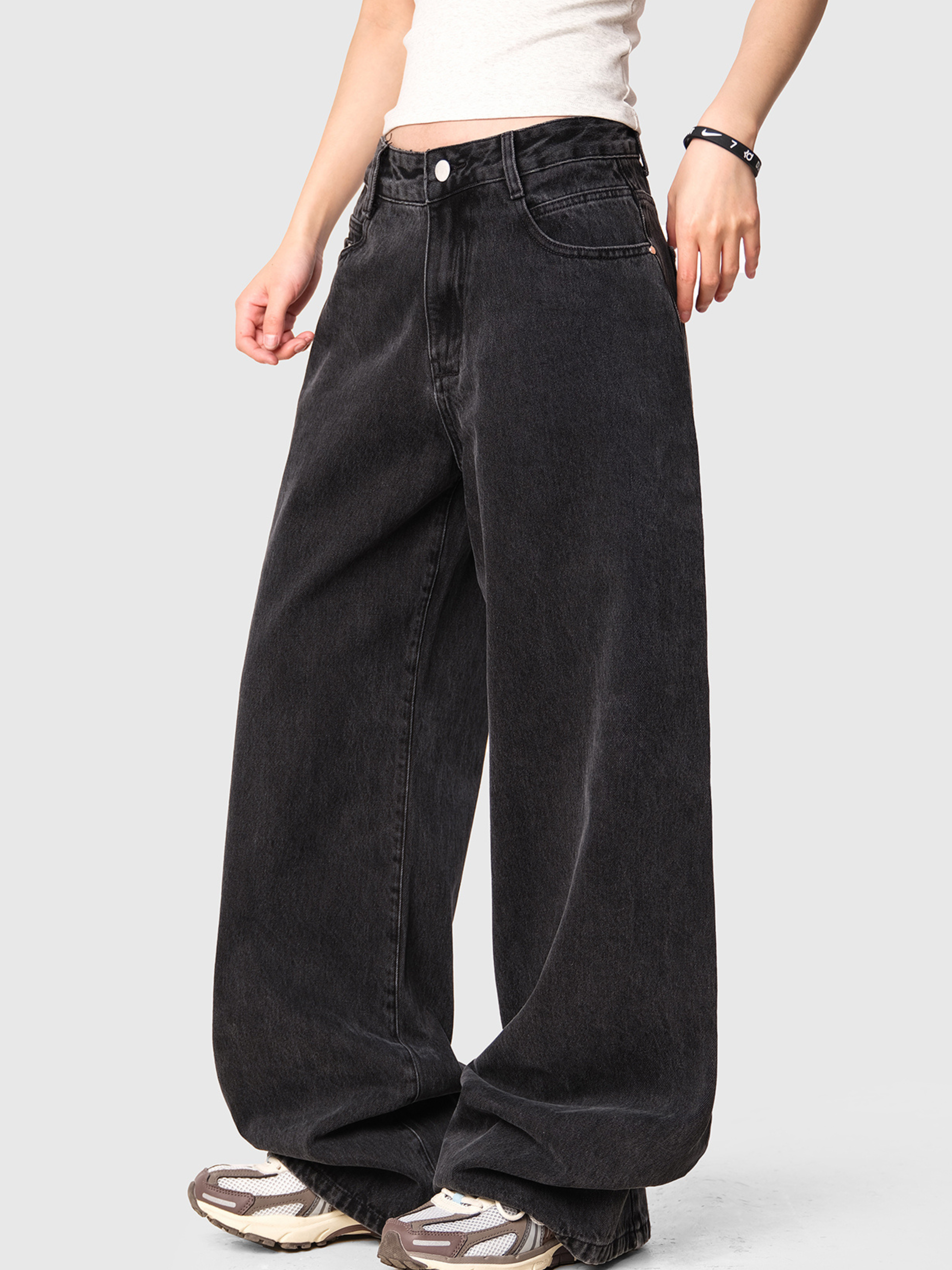 Frostborn - Women's Straight Washed Floor-Length Jeans