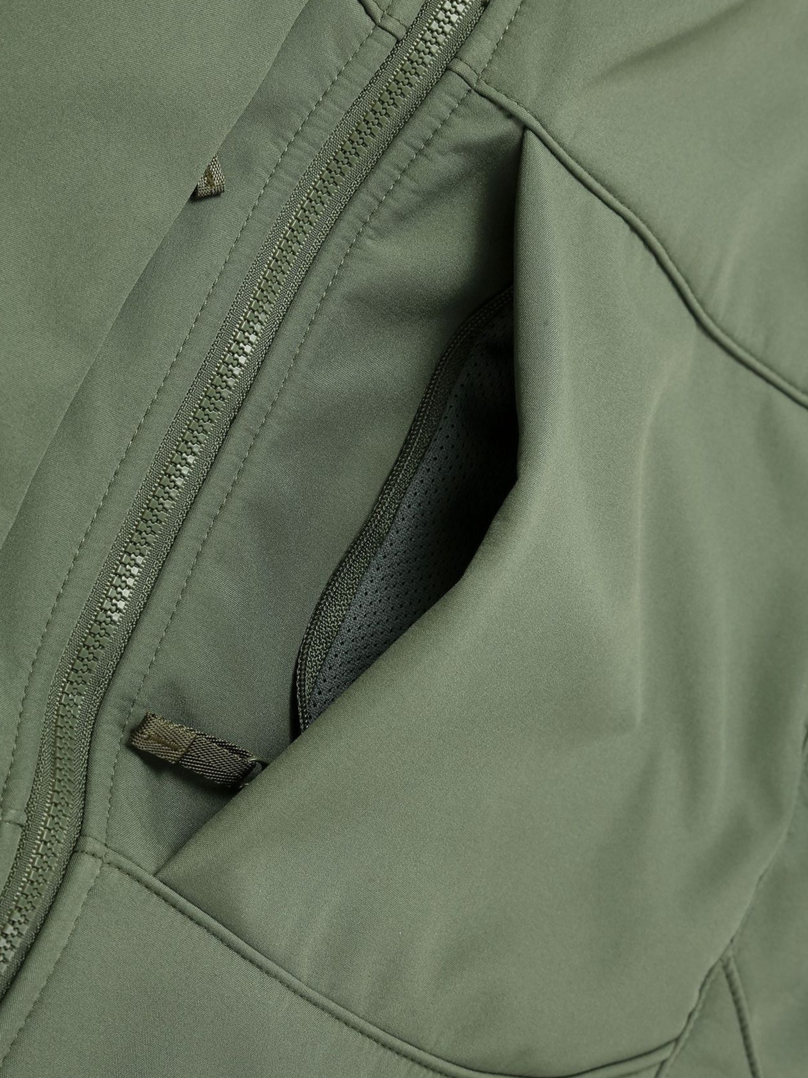 AshPeak - Unisex Stand Collar Windproof & Waterproof Softshell Jacket