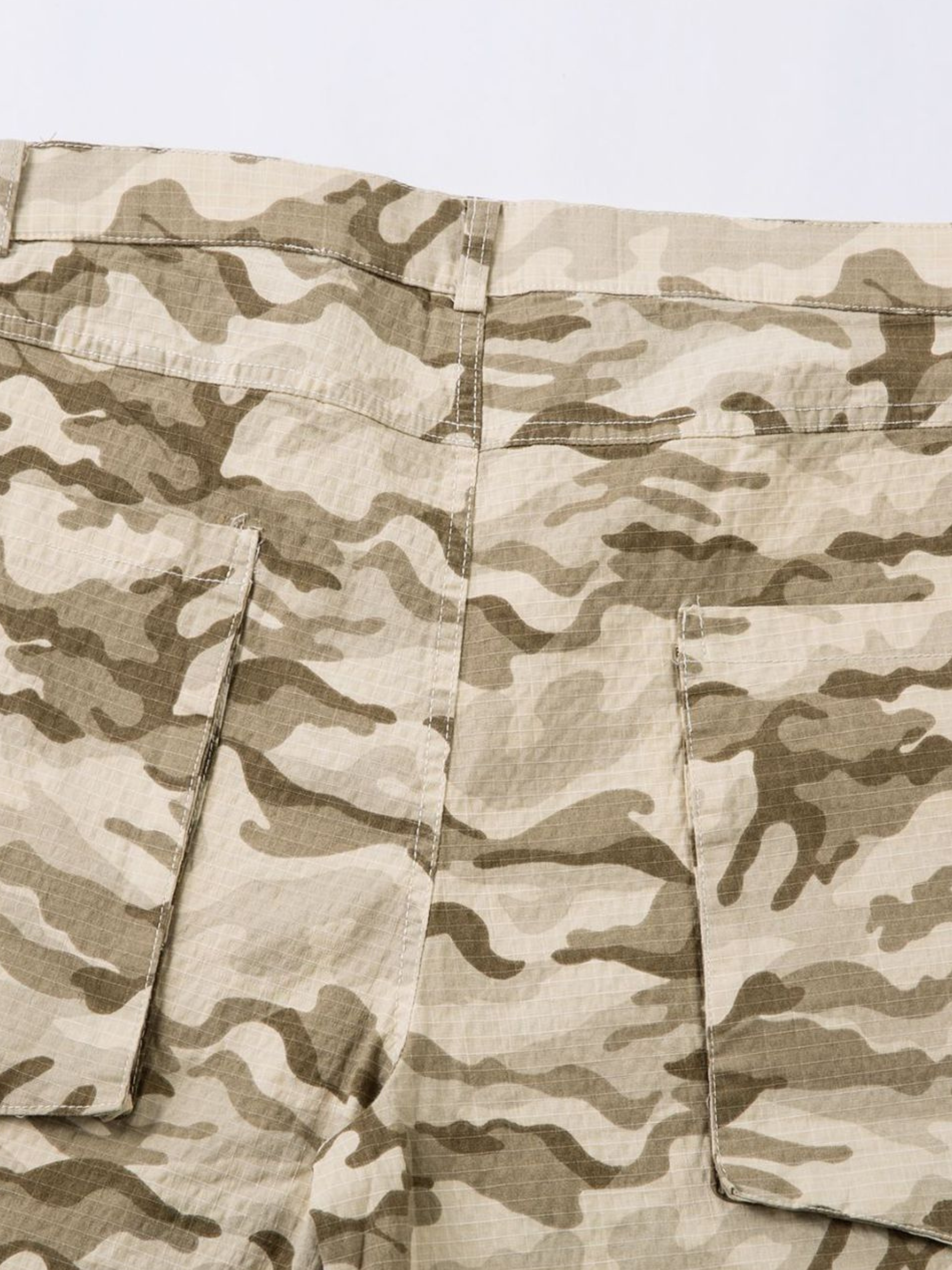 HeatLamp - Men's Loose Camo Wide-Leg Pants