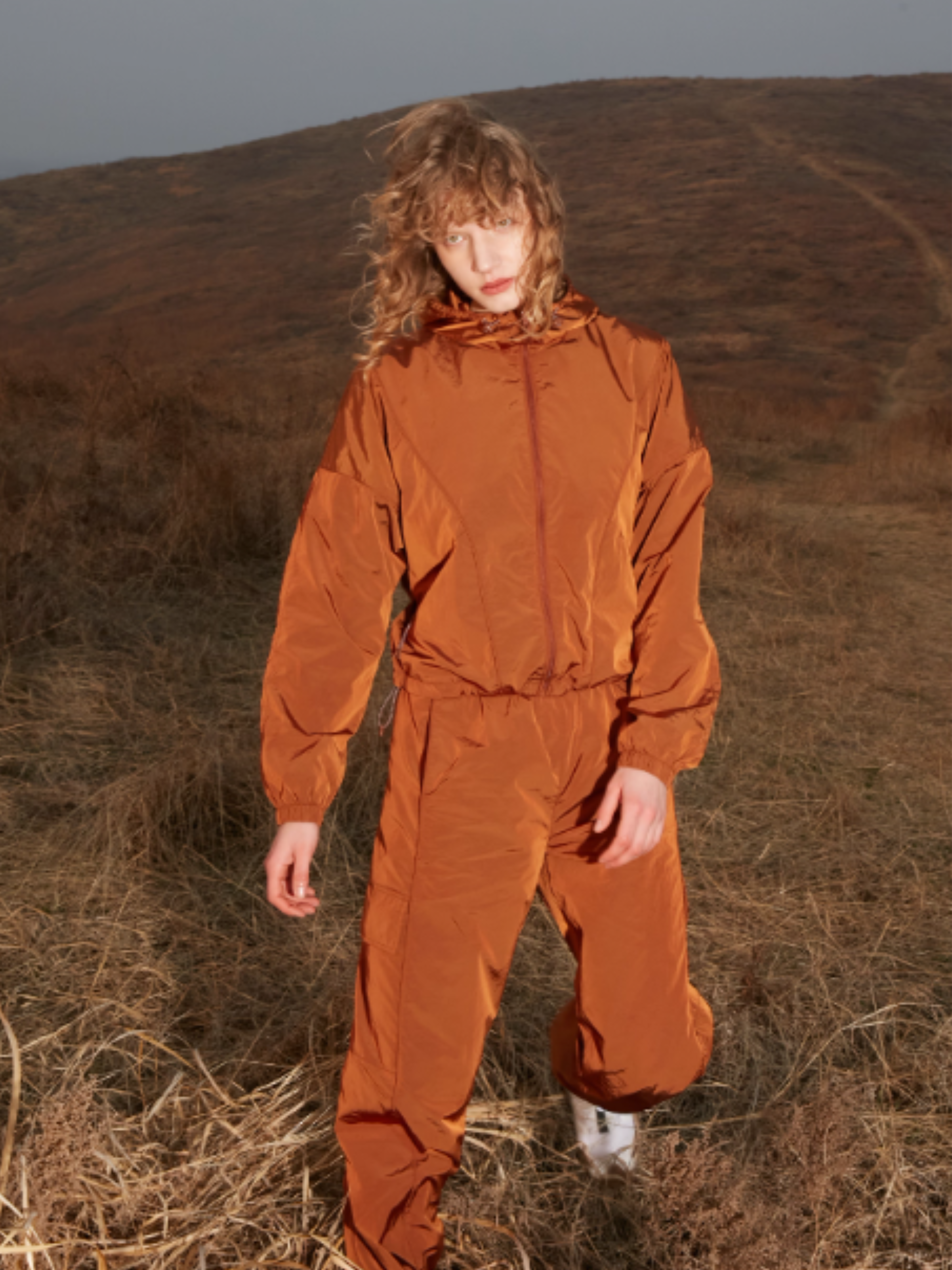 MesaPoint - Women's UPF50+ Water-Repellent Windbreaker with Metallic Sheen