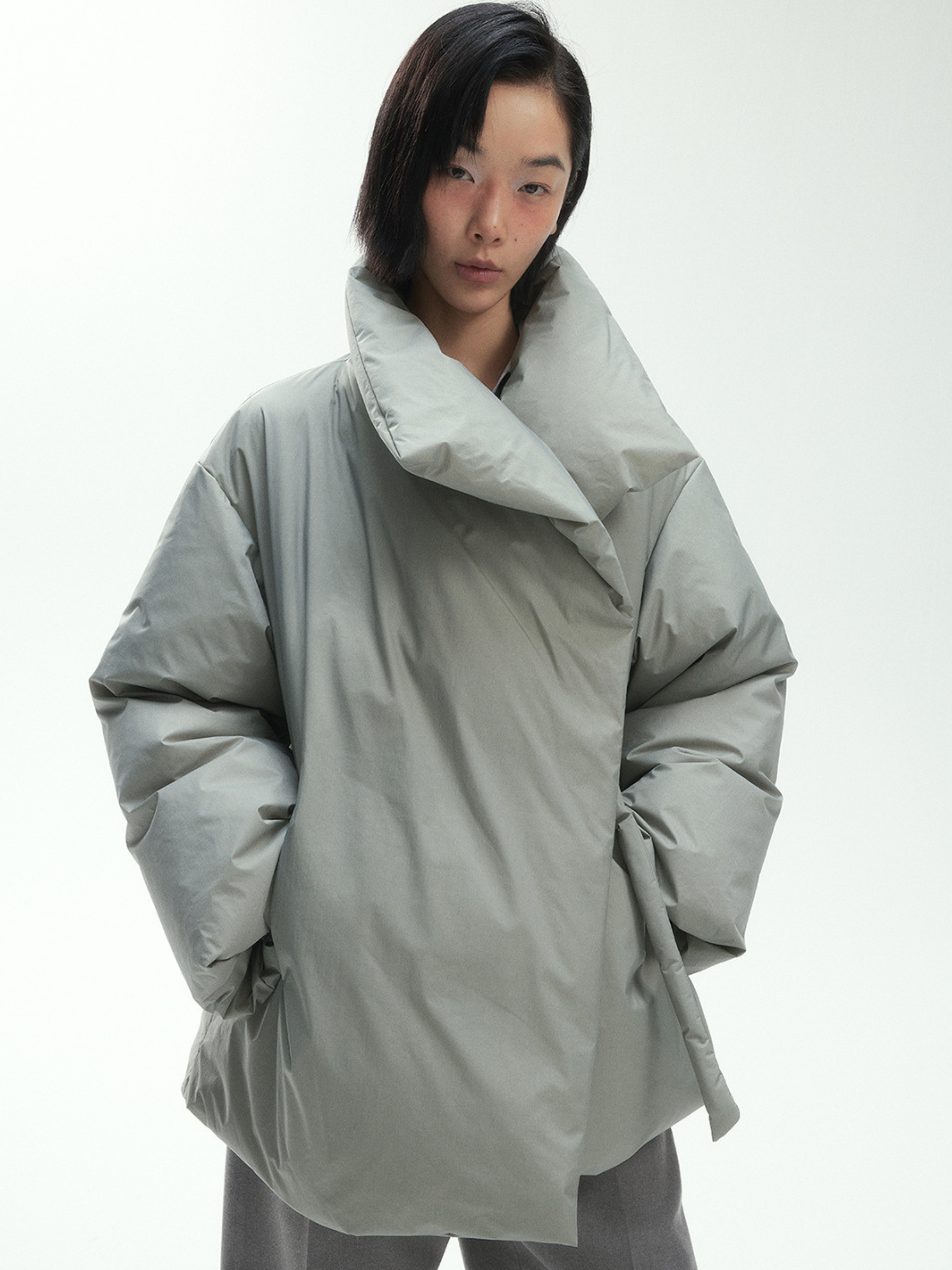 RavenPort - Women’s 90% White Duck Down Belted Short Puffer Jacket