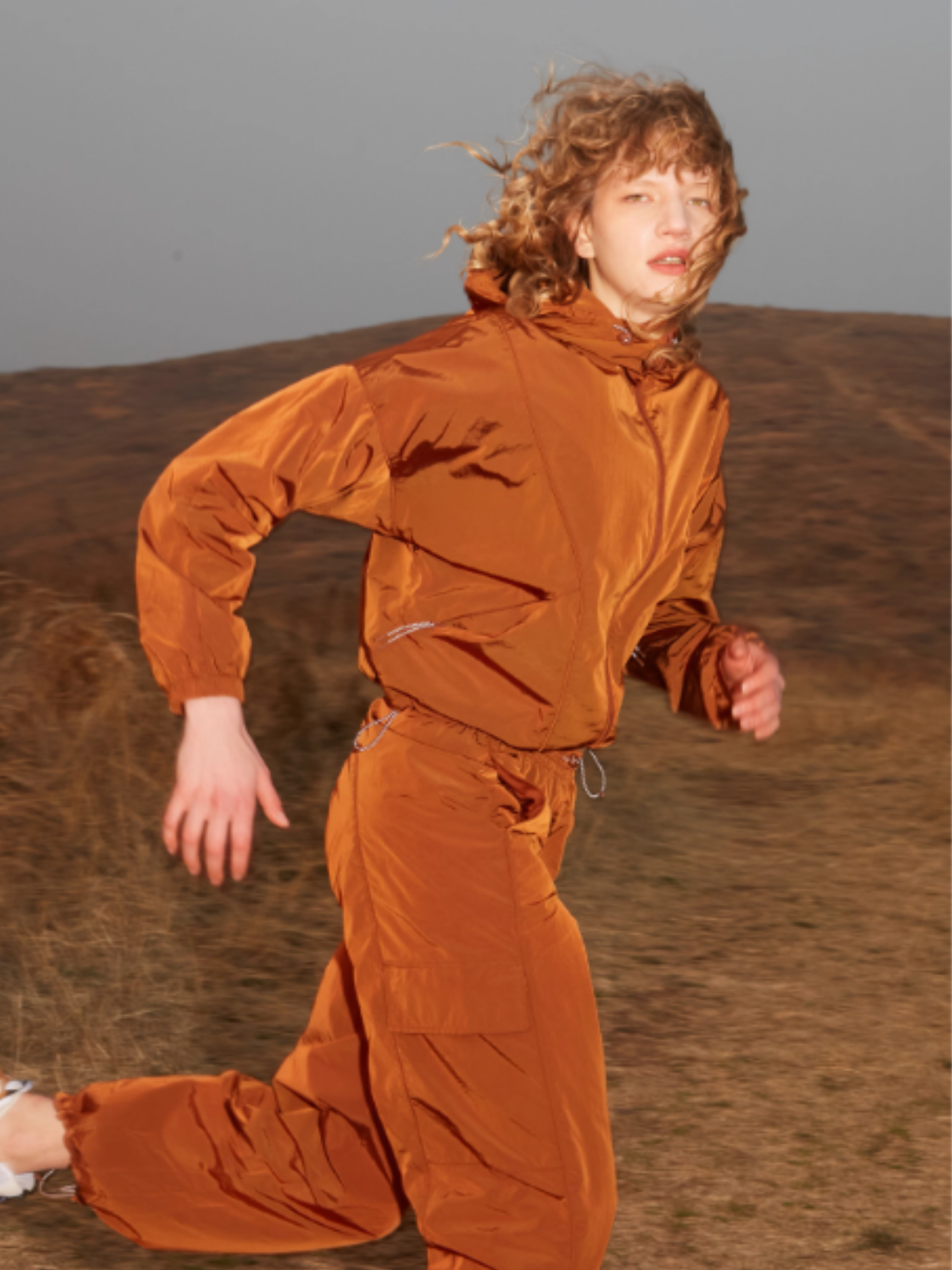 MesaPoint - Women's UPF50+ Water-Repellent Windbreaker with Metallic Sheen