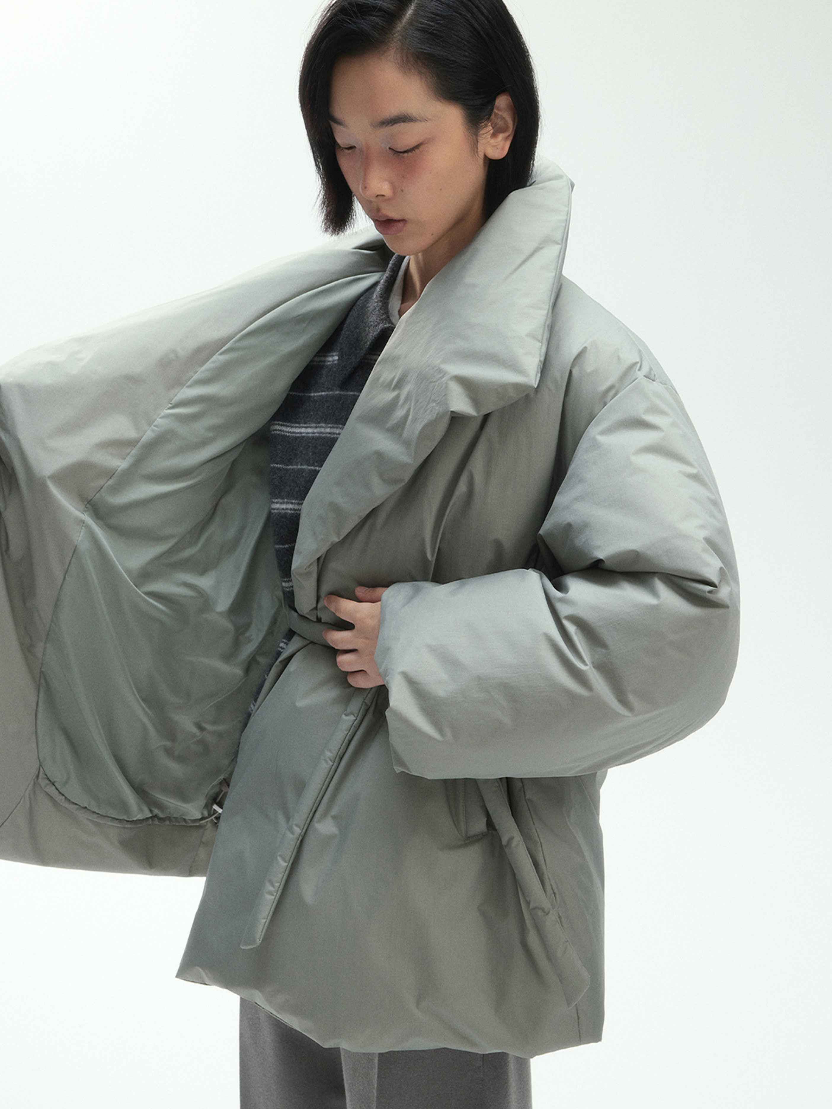 RavenPort - Women’s 90% White Duck Down Belted Short Puffer Jacket